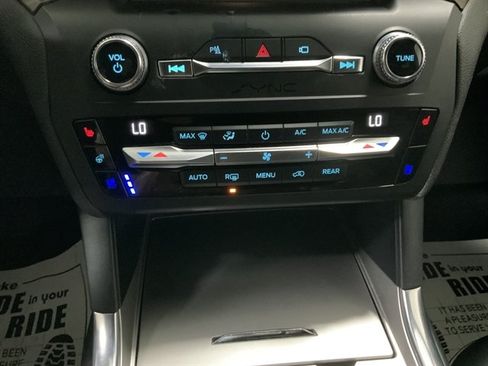 Used 2020 Ford Explorer Limited AWD/4WD image 40