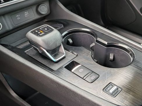 Used 2023 Nissan Rogue SV FWD image 21