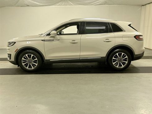 Used 2019 Lincoln Nautilus Select image 7