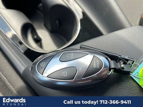 New 2025 Hyundai Elantra SEL image 20