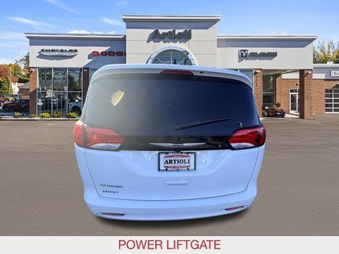 Certified 2022 Chrysler Voyager LX image 6