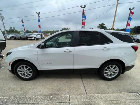 Certified 2024 Chevrolet Equinox LS w/ LS Convenience Package FWD image 9