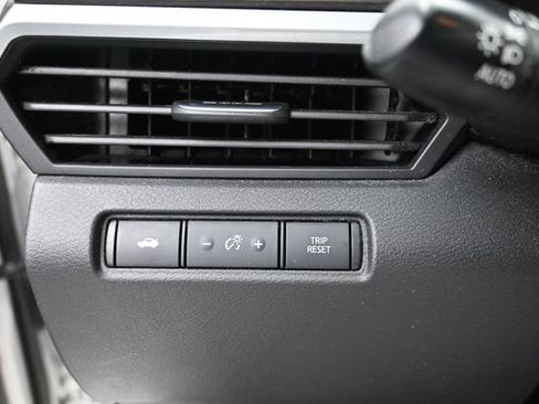 Used 2023 Nissan Altima 2.5 SV FWD image 12