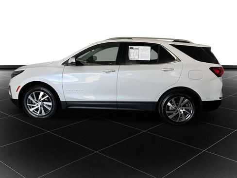 Used 2023 Chevrolet Equinox Premier AWD/4WD image 2