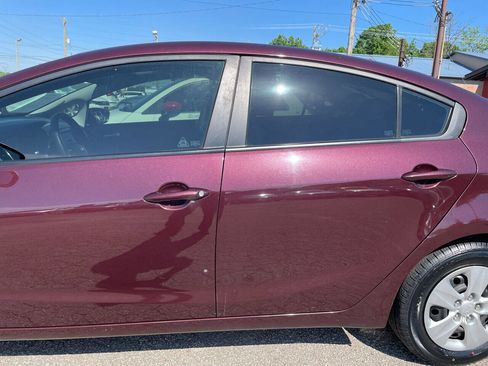 Used 2018 Kia Forte LX w/ LX Popular Package image 8