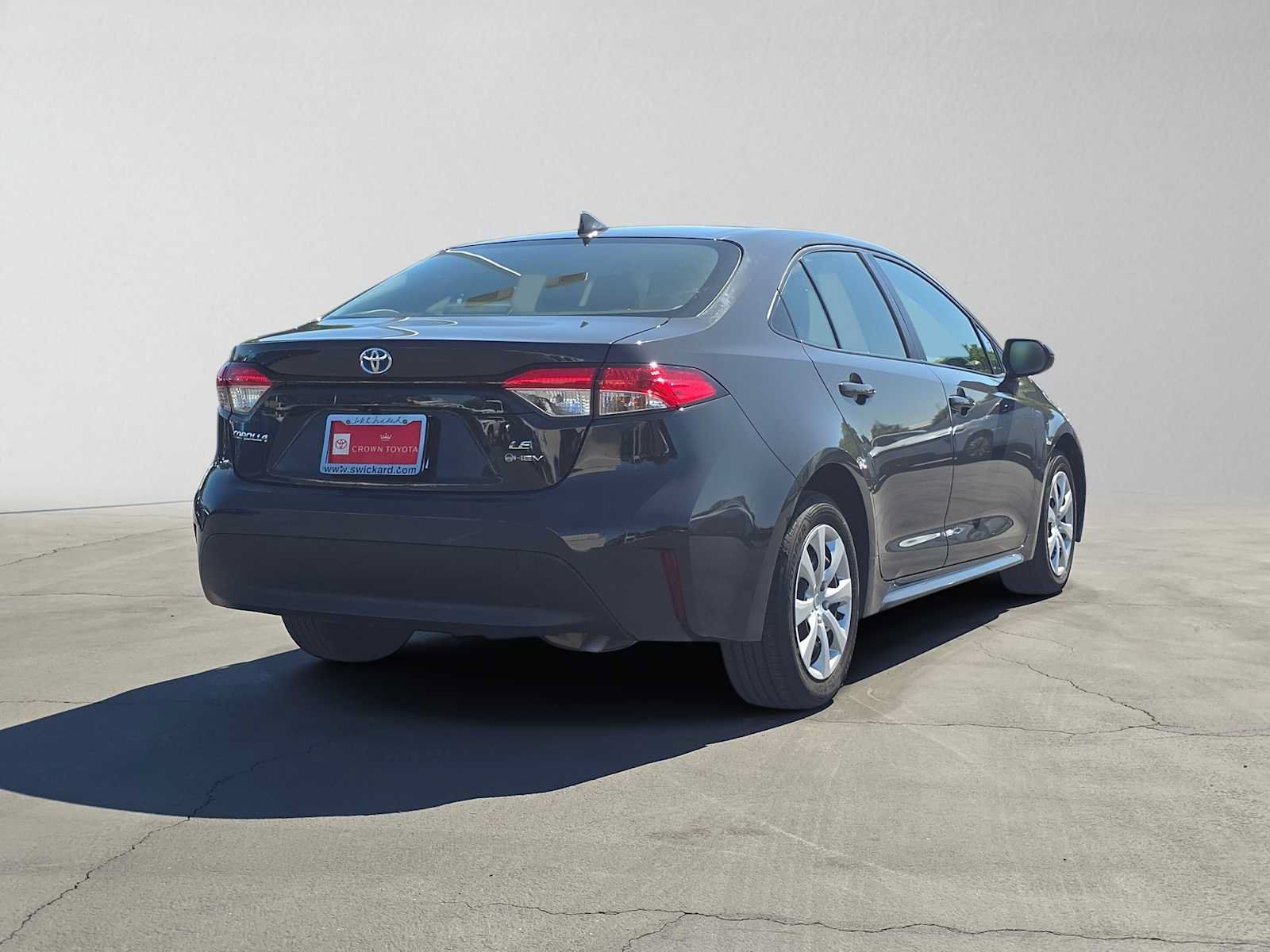 Certified 2025 Toyota Corolla LE FWD image 3