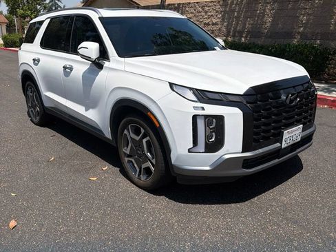 Used 2023 Hyundai Palisade Limited FWD image 1