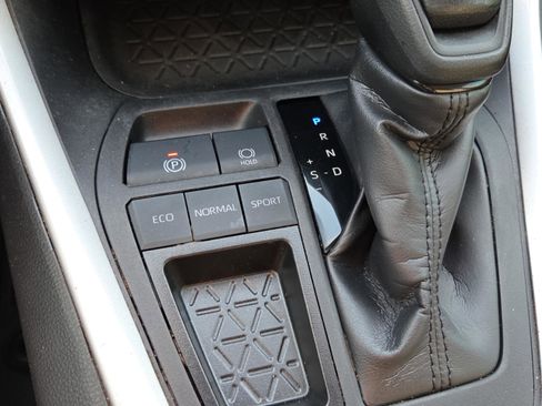 Certified 2024 Toyota RAV4 LE image 22