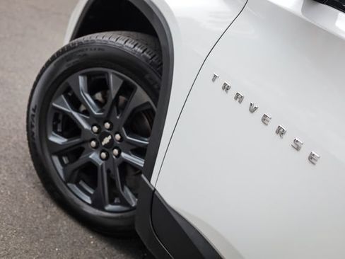 Used 2020 Chevrolet Traverse RS FWD image 31
