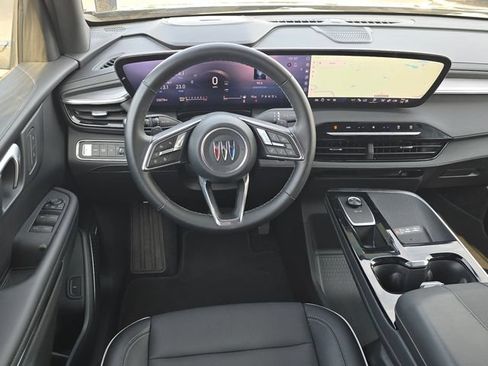 Used 2025 Buick Enclave Preferred FWD image 11
