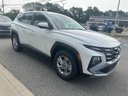 New 2025 Hyundai Tucson SE image 4