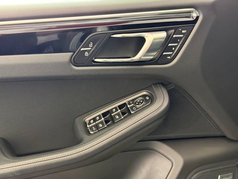 Certified 2026 Porsche Macan AWD/4WD image 14