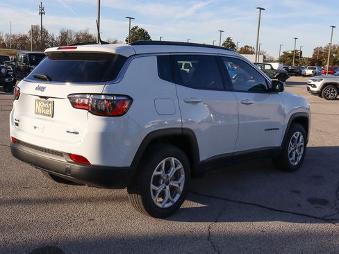 New 2026 Jeep Compass Latitude image 5