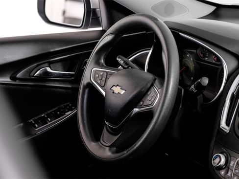 Used 2021 Chevrolet Malibu LT image 11