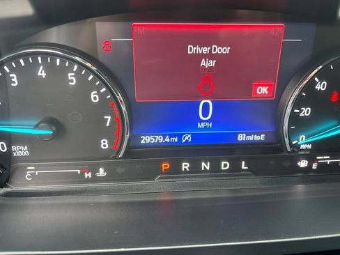 Used 2023 Ford Explorer XLT w/ Equipment Group 202A AWD/4WD image 21