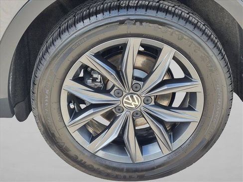 Used 2023 Volkswagen Tiguan SE FWD image 22