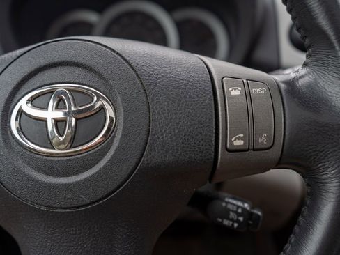 Used 2011 Toyota RAV4 Limited image 23