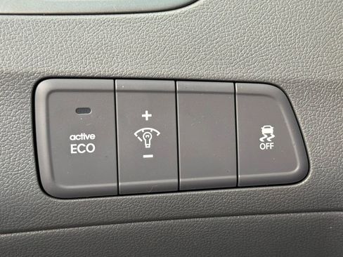 Used 2015 Hyundai Elantra SE image 22