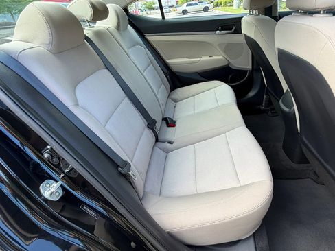 Used 2018 Hyundai Elantra SE w/ Cargo Package FWD image 26