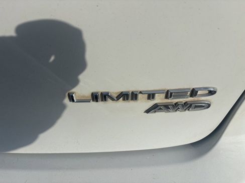 Used 2024 Chrysler Pacifica Limited image 7