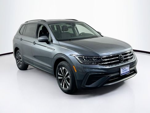 Used 2023 Volkswagen Tiguan S image 3