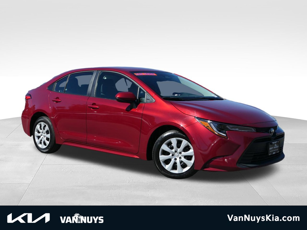Used 2025 Toyota Corolla LE FWD image 1