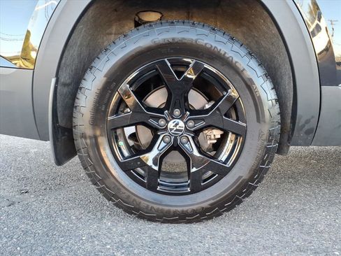 Certified 2024 Volkswagen Atlas Peak Edition SEL image 5