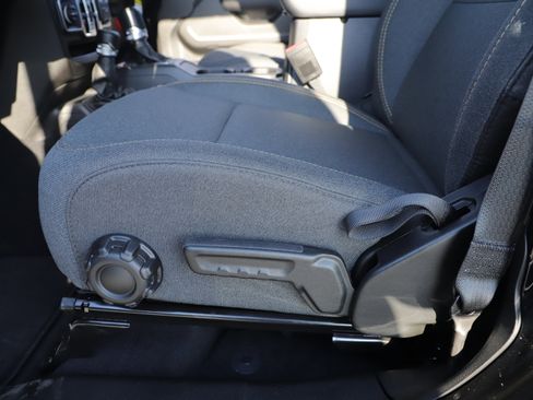 New 2025 Jeep Gladiator Sport image 13