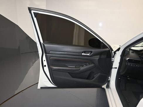 Certified 2021 Nissan Altima 2.0 SR FWD image 10