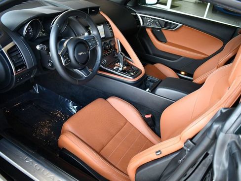 Used 2018 Jaguar F-TYPE Coupe RWD image 35