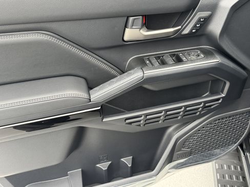New 2026 Toyota 4Runner Limited AWD/4WD image 18