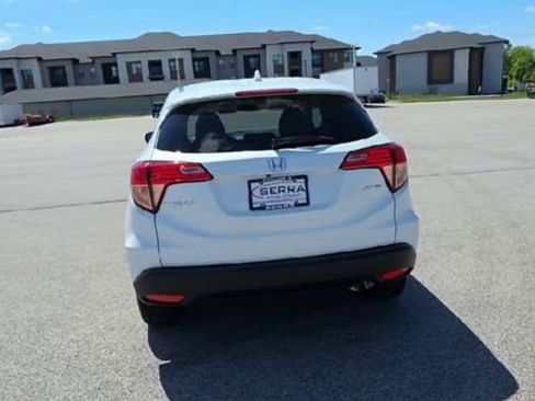 Used 2016 Honda HR-V EX image 6