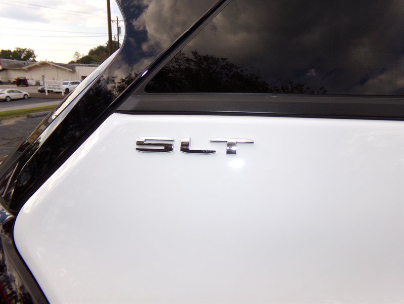 Used 2024 GMC Terrain SLT AWD/4WD image 16