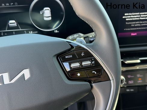 New 2026 Kia Niro Wind FWD image 12