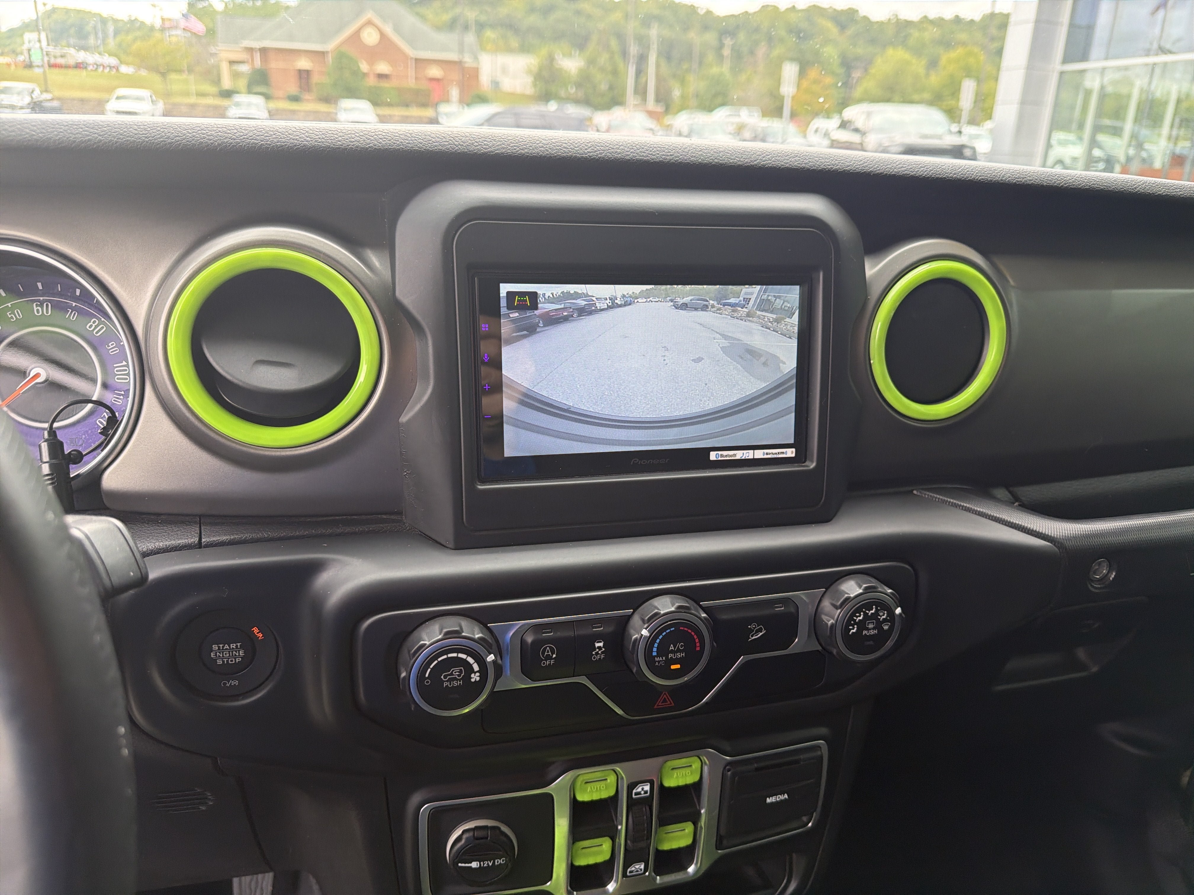 Used 2018 Jeep Wrangler Unlimited Sport S AWD/4WD image 36
