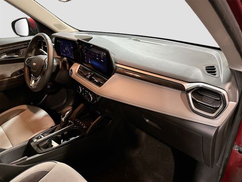 Used 2024 Chevrolet TrailBlazer LT w/ Convenience Package image 28