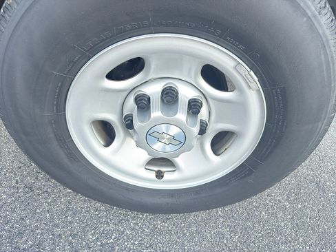 Used 2015 Chevrolet Express 2500 RWD image 24