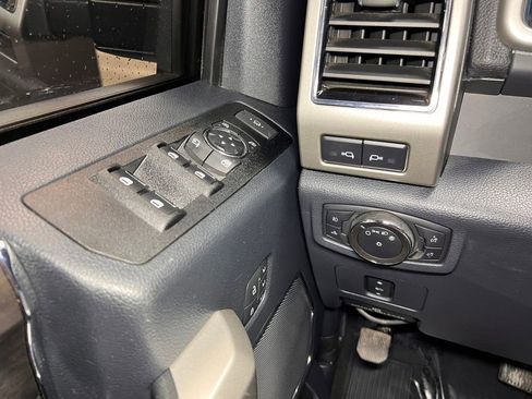 Used 2022 Ford F250 Lariat w/ Lariat Value Package image 16