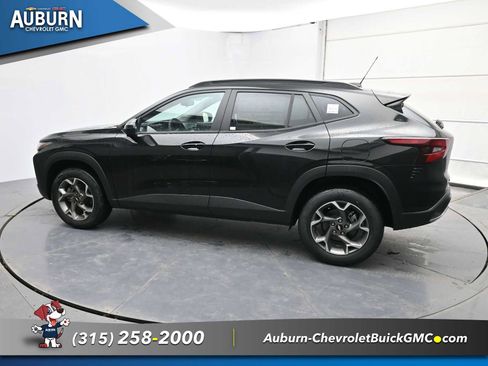 New 2026 Chevrolet Trax LT image 14