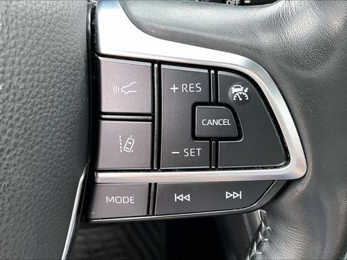 Used 2021 Toyota Highlander Platinum FWD image 23