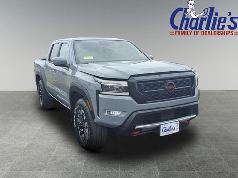 Used 2022 Nissan Frontier PRO-4X w/ Technology Package AWD/4WD image 3