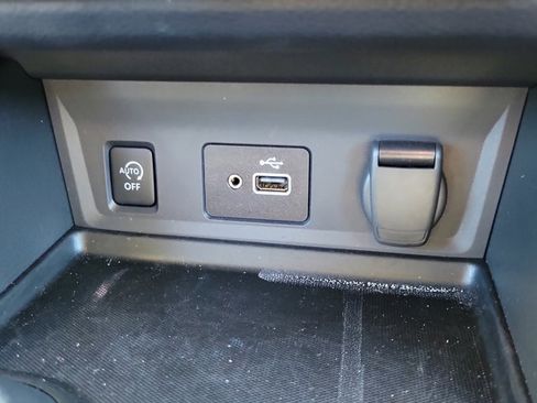 Used 2025 Nissan Sentra S image 28