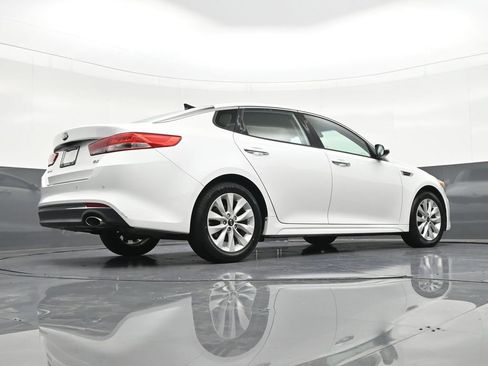 Used 2016 Kia Optima EX w/ Premium Package FWD image 28