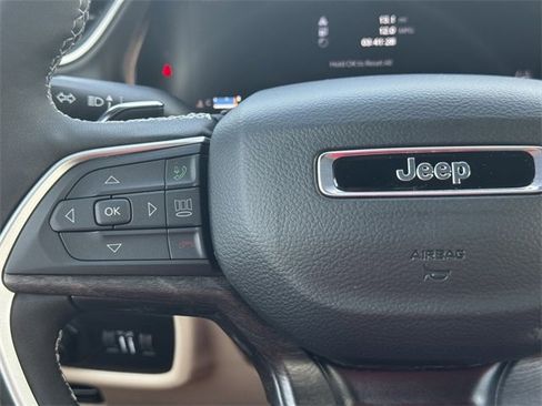 New 2025 Jeep Grand Cherokee Limited w/ Luxury Tech Group II image 26
