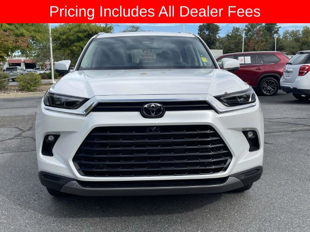 Used 2024 Toyota Grand Highlander AWD image 8