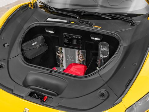 Certified 2021 Ferrari F8 Tributo RWD image 24