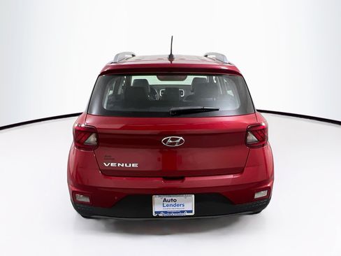 Used 2023 Hyundai Venue Limited FWD image 6