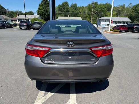 Used 2015 Toyota Camry SE FWD image 4