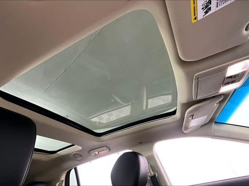 Used 2019 Lincoln MKT AWD image 22