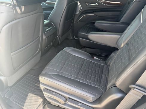 Used 2023 Cadillac Escalade Sport Platinum w/ LPO, ONYX Package image 18